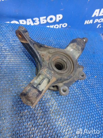 Передний правый поворотный кулак Peugeot 308