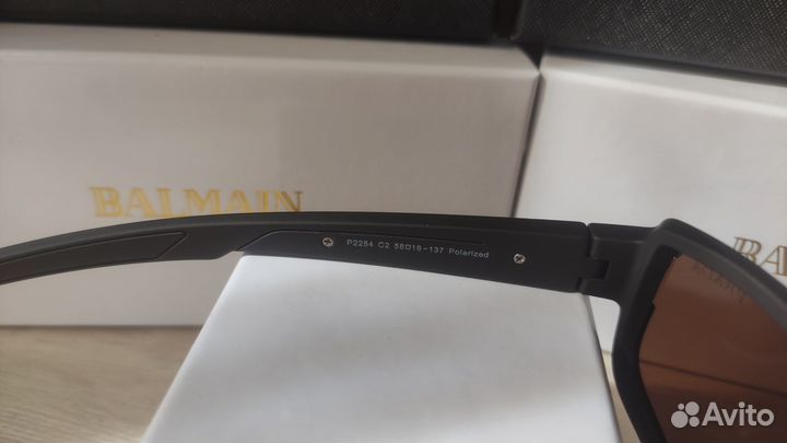 Солнцезащитные очки Prada