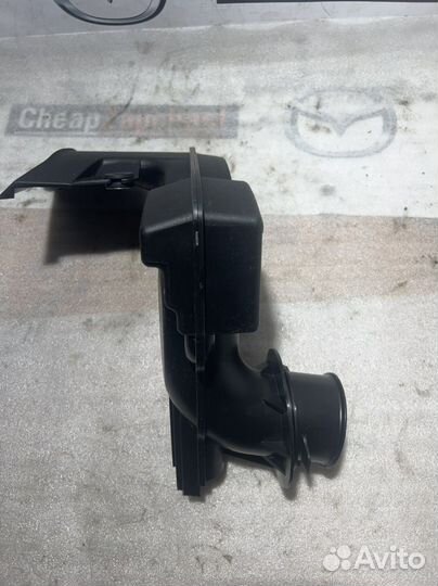 Резонатор воздушного фильтра Мазда 3 BM