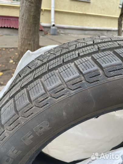 Pirelli Formula Ice FR 235/55 R19 105H