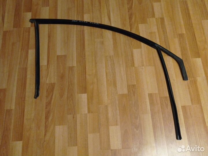 Уплотнитель стекла двери переднийправый форд фьюжн