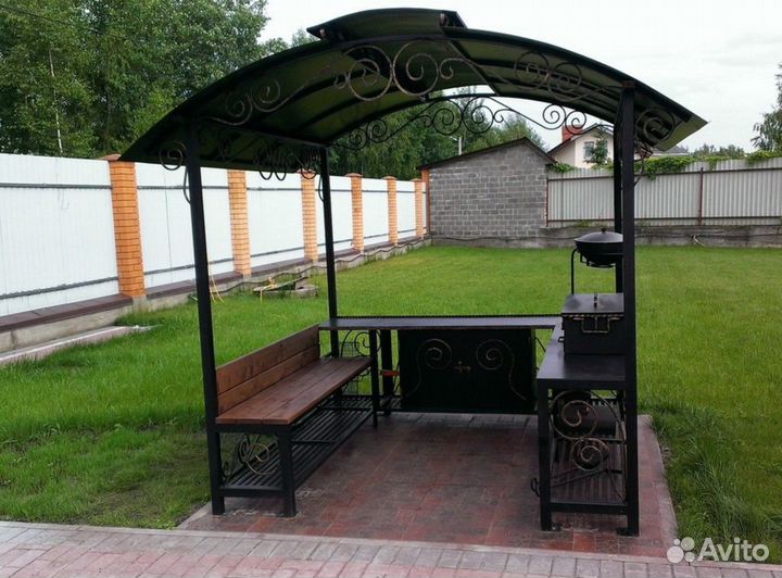 Кованый мангал с крышей