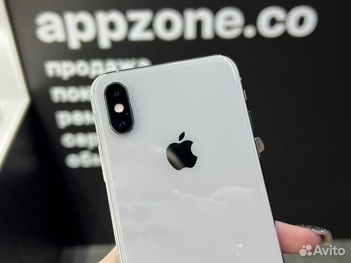iPhone Xs, 64 ГБ