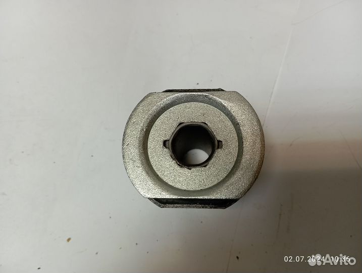 Сайлентблок поворотного кулака lr opel astra j/ins