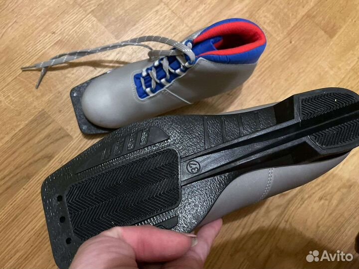 Лыжные ботинки