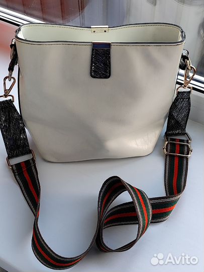 Сумка женская отдаю бесплатно