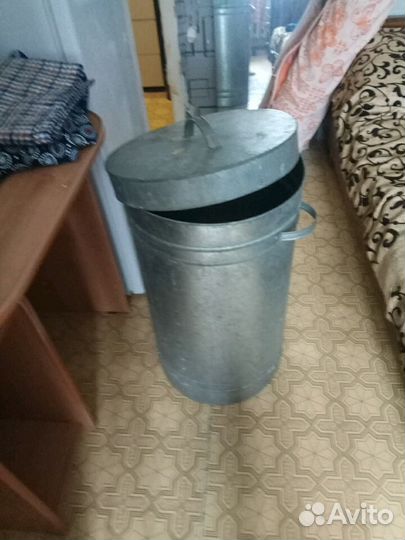 Бак с крышкой