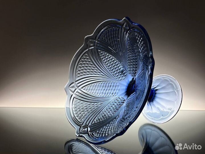 Ваза на ножке синее стекло, кобальт, СССР