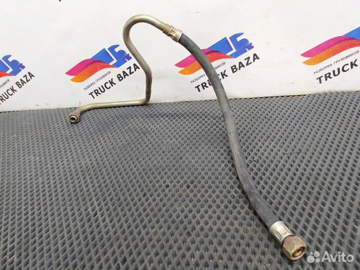 81512010406 Шланг тормозной передний правый