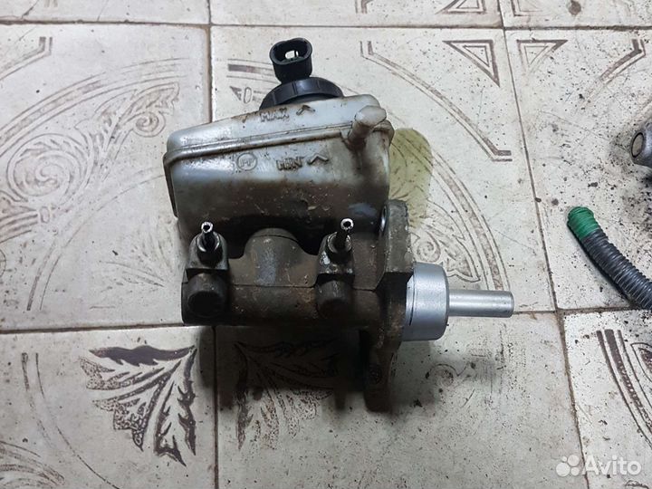 Цилиндр тормозной главный renault logan 1