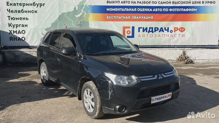 Обшивка стойки передней правой верхняя Mitsubishi