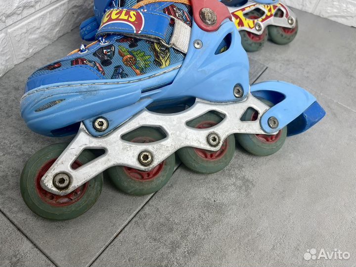 Ролики на раздвижные Hot Wheels 34-37 и шлем