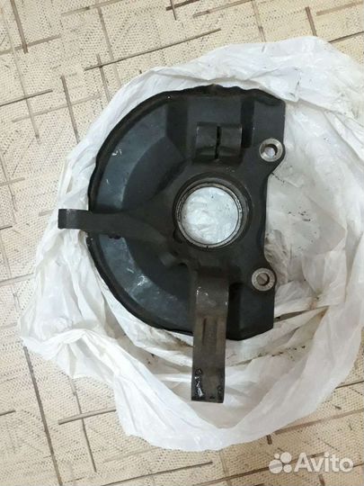 Кулак поворотный на Ланцер9