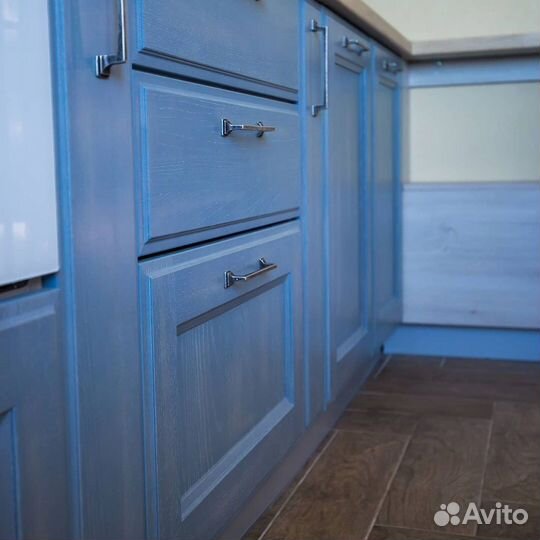 Кухня с барной стойкой