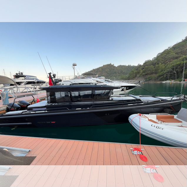 Катер Brabus Marine Shadow 900 XC Cross Cabin