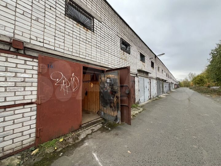 Гараж, > 30 м²