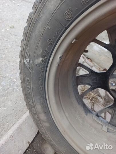 Maxxis ArcticTrekker NP3 205/60 R16