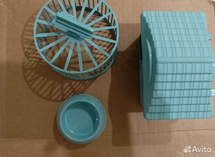 Беговое колесо, мисочка, домик для хомяка