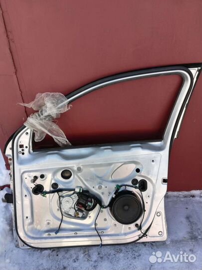 Дверь передняя Фольксваген Джетта