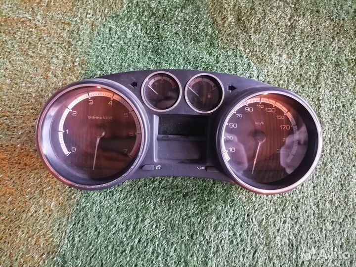 Спидометр (панель приборов) 9674994880 Peugeot 308
