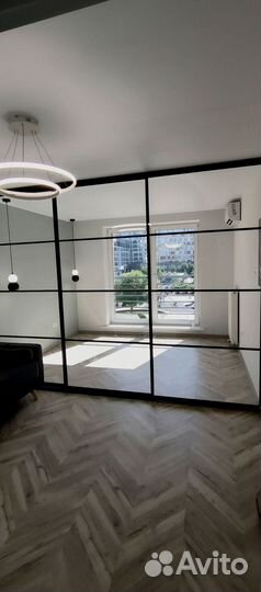 Раздвижная перегородка с матовым стеклом