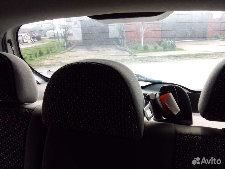 Подголовник заднего сиденья Chevrolet Aveo