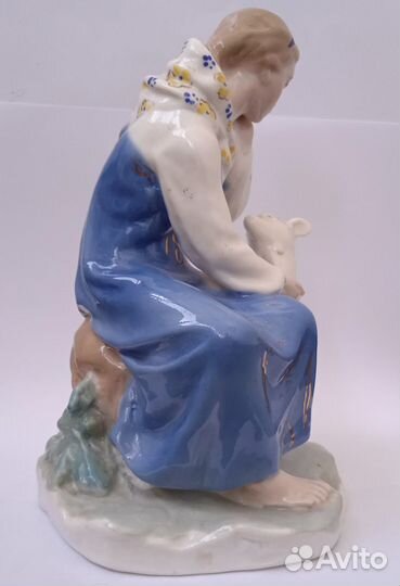 Статуэтка Лзфи Алёнушка с козленком СССР