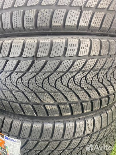 Pace Antarctica 5 255/45 R19