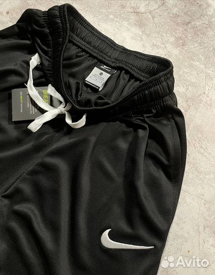 Шорты Nike черные/белые (Арт.30581)