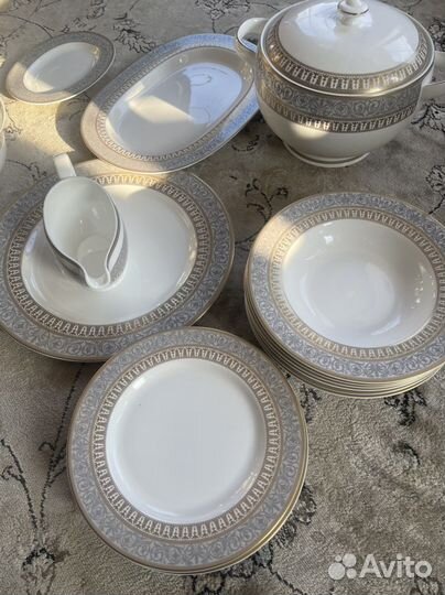 Обеденный сервиз костяной фарфор Royal Bone China