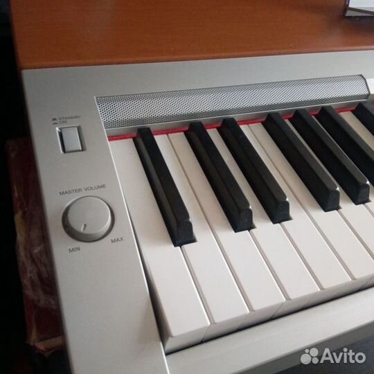 Цифровое пианино Kurzweil MP 10 и Yamaha P 155