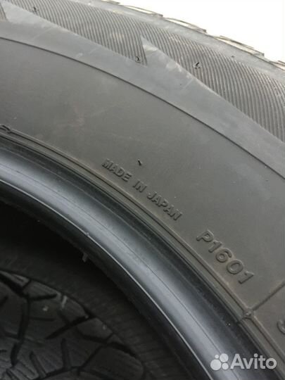 Bridgestone Blizzak Spike-02 SUV 225/65 R17