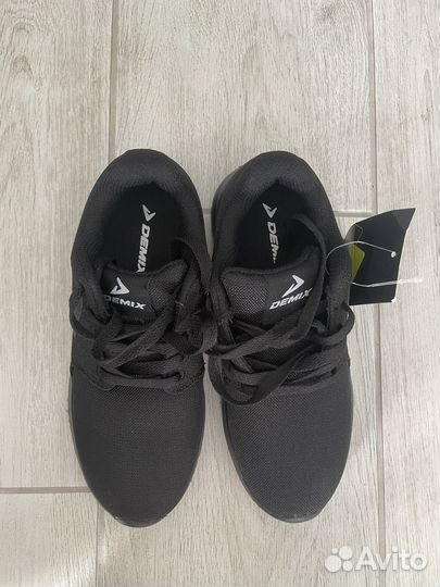 Кроссовки demix