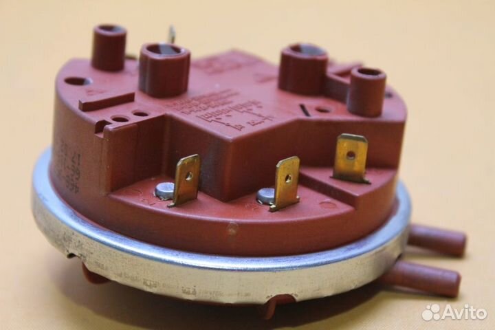 Прессостат Siemens 00170699 бу. 6044