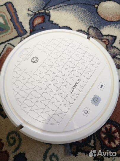 Робот пылесос scarlett