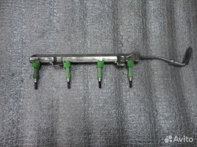 Топливная рейка форсунка Toyota Lexus