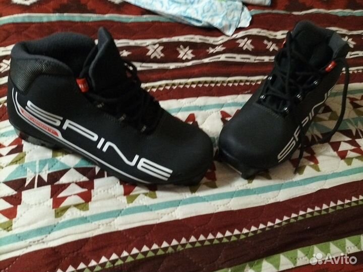 Лыжные ботинки spine