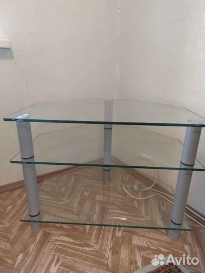 Стеклянная тумба под тв