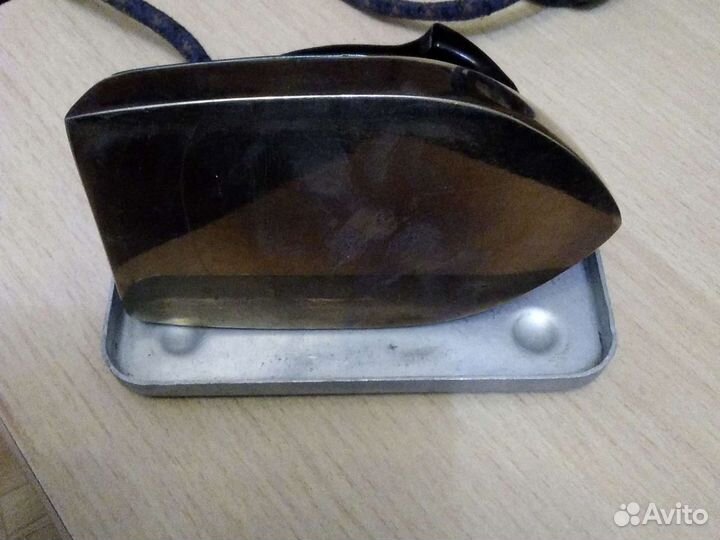 Утюг электрический дорожный ретро