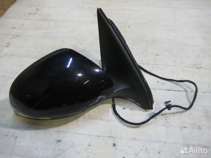 Зеркало правое Volkswagen Tiguan 5N1 2009