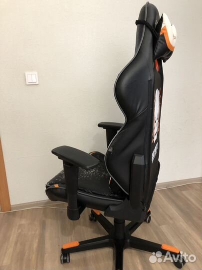 Игровое кресло DXRacer Special Edition ohre128nwgo