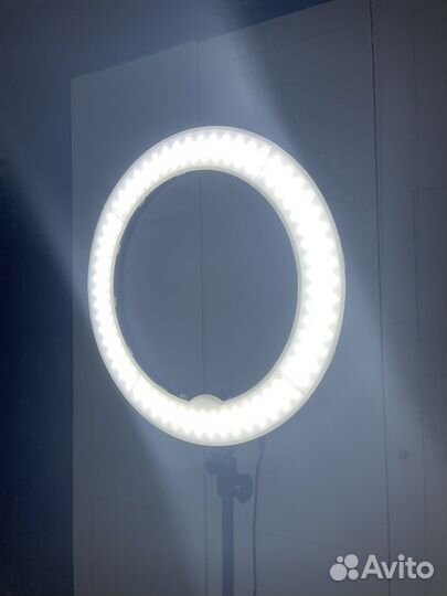 Кольцевая лампа со штативом