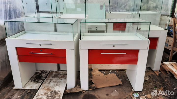 Шкаф витрина