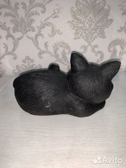 Статуэтка кот