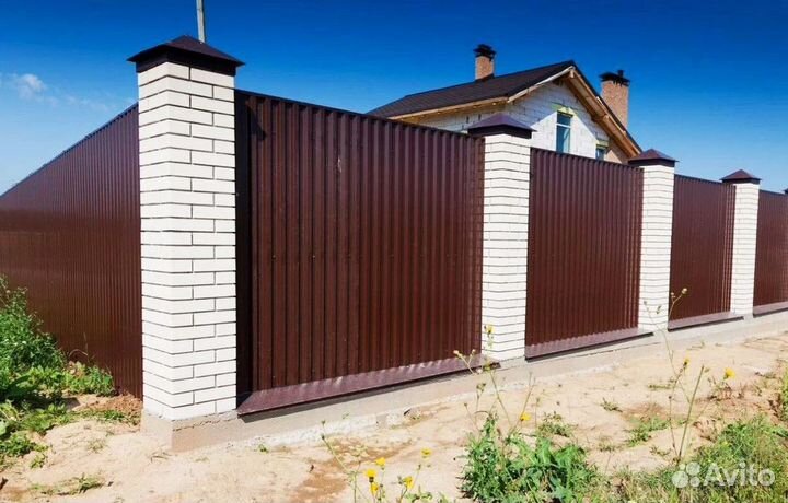 Забор из профнастила с металлическими столбами кач