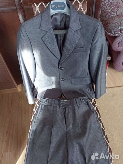 Школьный костюм серый фирмы Sky lake 124-126 см