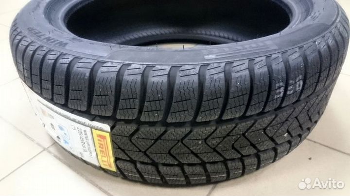 Pirelli Winter Sottozero 3 255/50 R18 106V