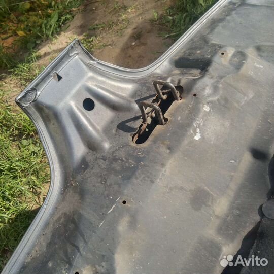 Капот mitsubishi carisma