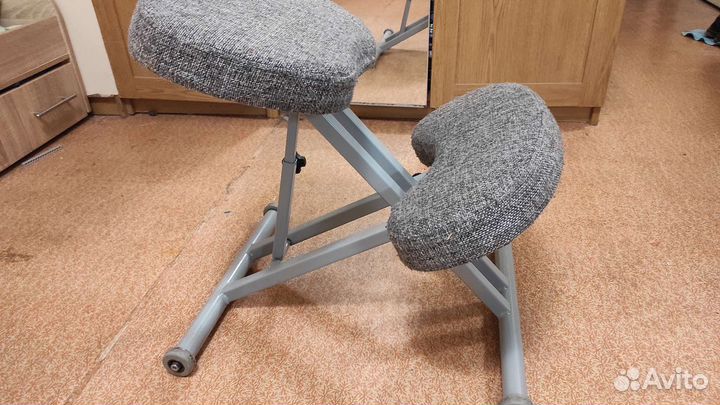 Коленный стул