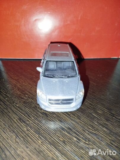 Машинка металлическая Dodge Caliber 2007
